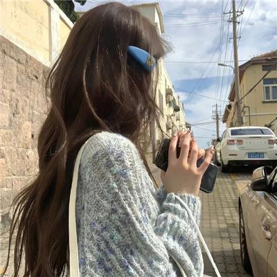 穿着旗袍的女孩